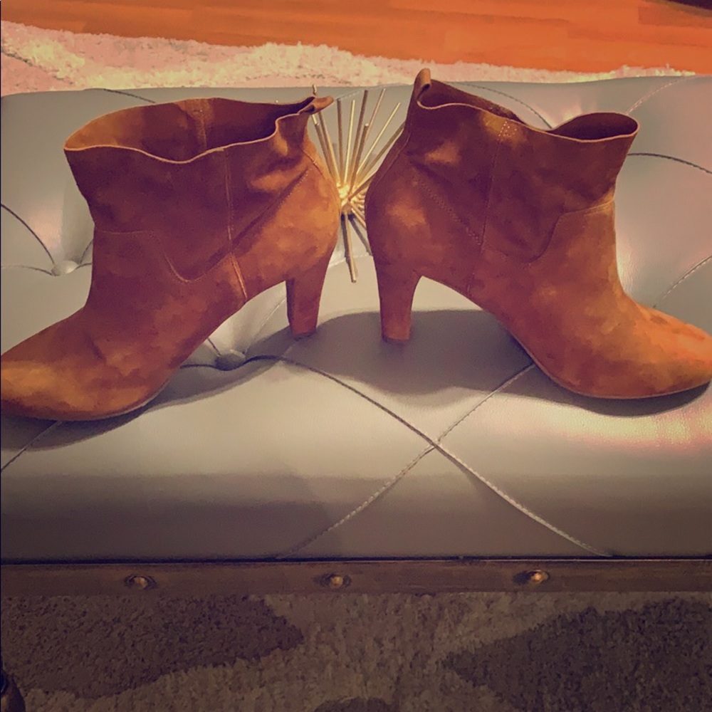 Sole Society unlined suede cognac Booties